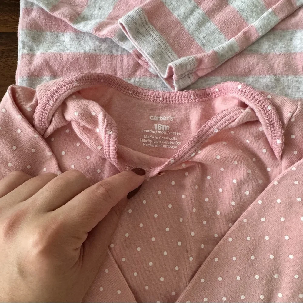 Carter’s Set of 4 Baby Bodysuits in Pink and Cream 18M